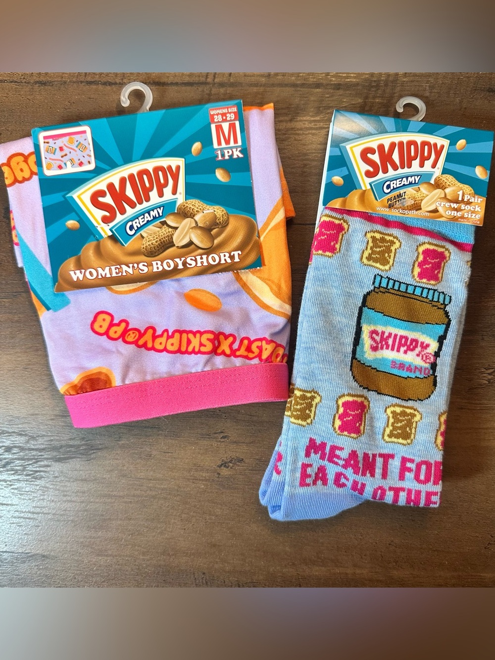 Skippy Women’s Boyshorts Sz Medium (28-29) & 1 Pair Novelty Crew Socks NEW